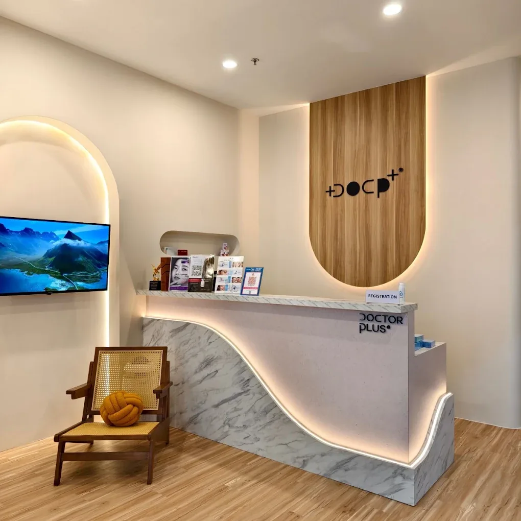 Reception lounge at SBF Center, Tanjong Pagar — Dr Plus Aesthetics Clinic Singapore